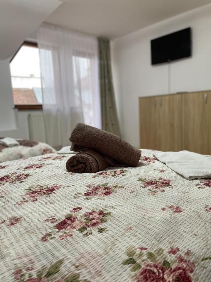 דירות בראשוב Casa Cu Balcon מראה חיצוני תמונה