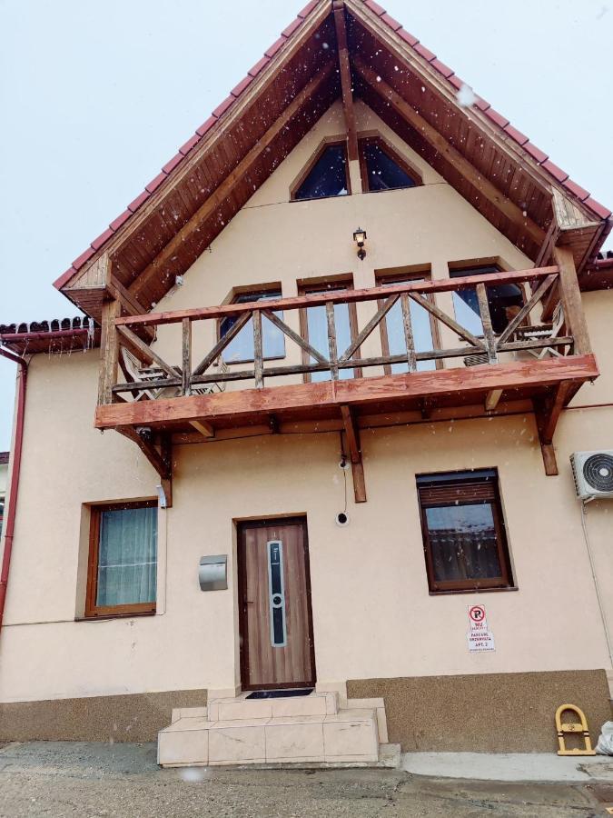 דירות בראשוב Casa Cu Balcon מראה חיצוני תמונה